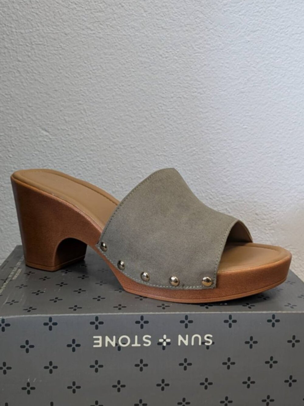 Sun Stone Women's Round Toe Bock Heel Slip On, Size 10 M - O - Picture 4 of 7